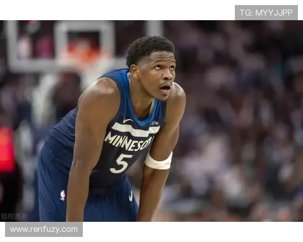 爱德华兹砍下高分率领森林狼逆转取胜球队展现强大冠军竞争力