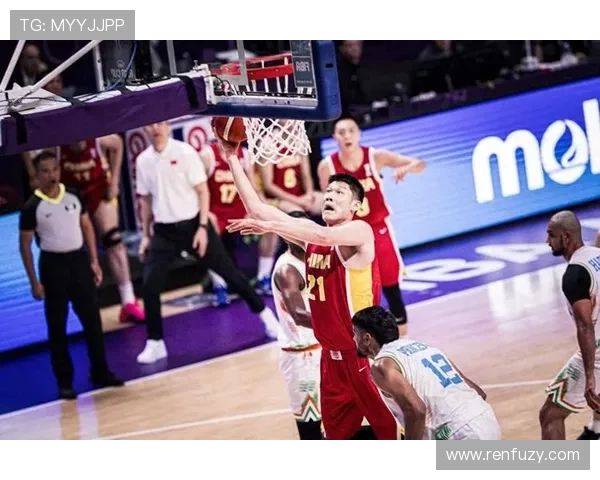 篮球世界杯激战正酣 中国男篮奋力拼搏力争晋级八强