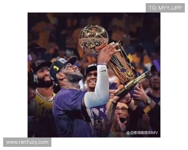 詹姆斯重返洛杉矶季前赛亮相 湖人新赛季目标冲击总冠军